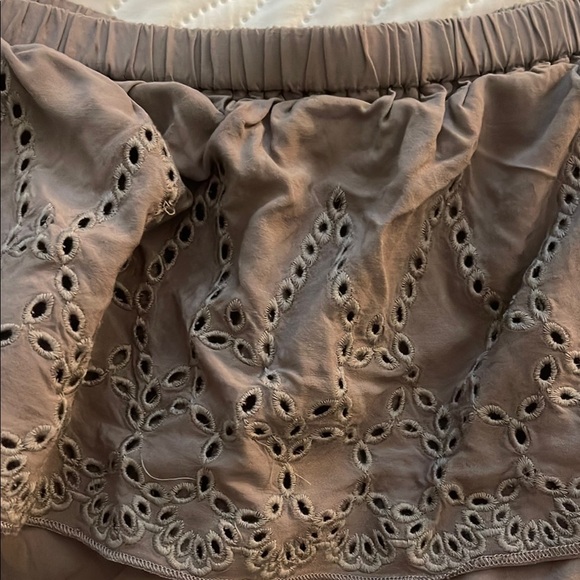 Sociology Off-Shoulder Taupe Dress - Picture 3 of 3